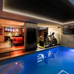 N18 Luxury Boutique With A Private Pool & Spa Appartamento